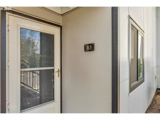 Photo #3: 23616692 Listing