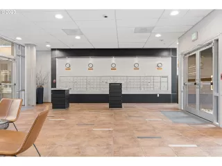 Photo #3: 23617209 Listing