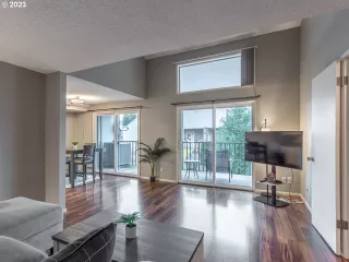 Photo #4: 23617789 Listing 