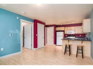 Photo #3: 23618216 Listing