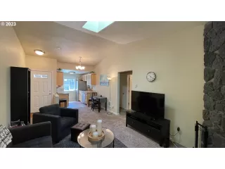 Photo #2: 23618783 Listing 