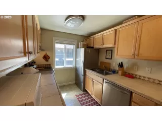 Photo #4: 23618783 Listing 