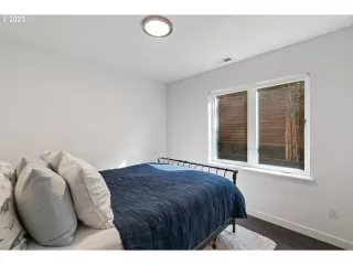 Photo #5: 23619559 Listing