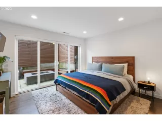 Photo #6: 23619559 Listing