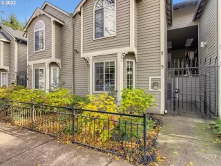 More Details about MLS # 23619779 : 3812 S KELLY AVE 9