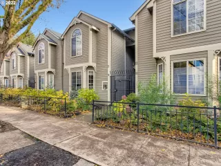 Photo #2: 23619779 Listing 