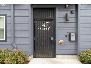 Photo #2: 23621295 Listing