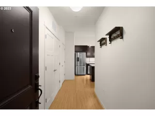 Photo #3: 23621295 Listing