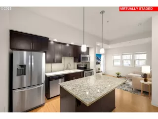 Photo #6: 23621295 Listing