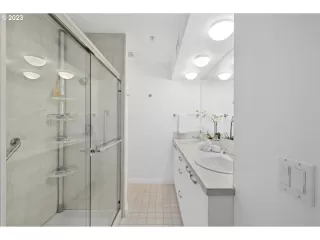 Photo #5: 23622485 Listing 