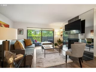 Photo #3: 23622743 Listing