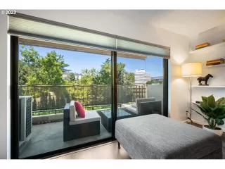 Photo #6: 23622743 Listing