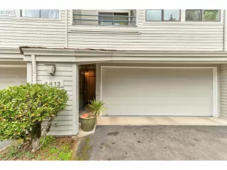 Photo #2: 23623417 Listing