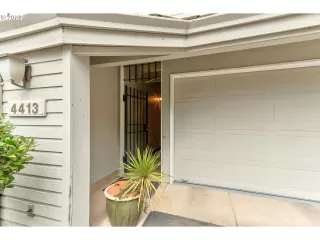 Photo #3: 23623417 Listing