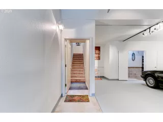 Photo #4: 23623417 Listing