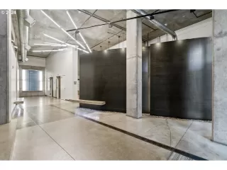 Photo #2: 23623554 Listing