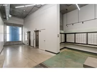 Photo #3: 23623554 Listing