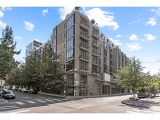 Photo #4: 23623554 Listing