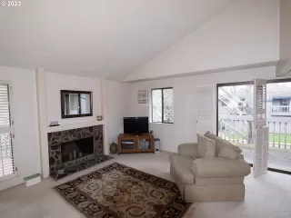 Photo #3: 23623728 Listing