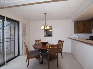 Photo #6: 23623728 Listing