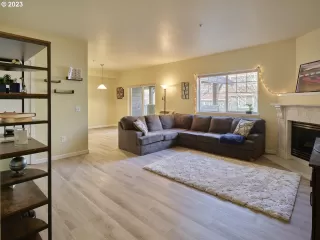 Photo #2: 23624186 Listing 