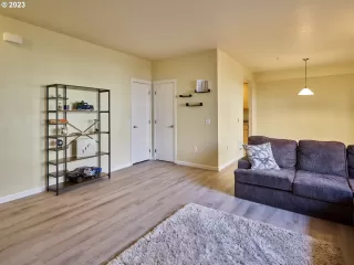 Photo #4: 23624186 Listing 