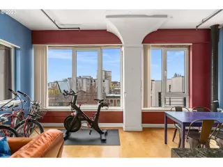 Photo #6: 23624291 Listing