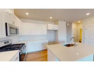 Photo #4: 23624563 Listing 