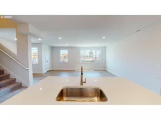 Photo #5: 23624563 Listing 