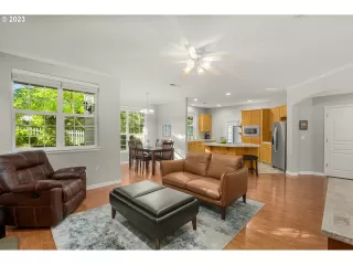 Photo #6: 23624784 Listing