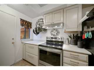 Photo #2: 23624805 Listing