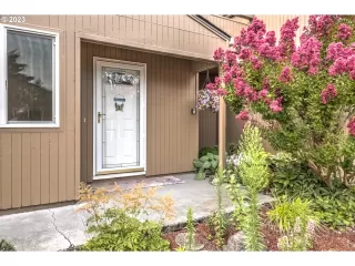 Photo #2: 23625341 Listing 