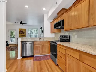 Photo #6: 23626070 Listing 