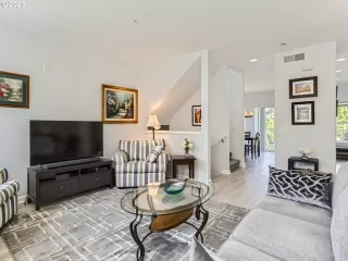 Photo #6: 23626094 Listing