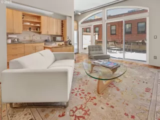 Photo #2: 23626575 Listing