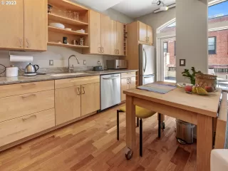 Photo #4: 23626575 Listing