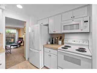 Photo #4: 23627864 Listing