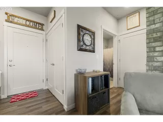 Photo #2: 23628086 Listing