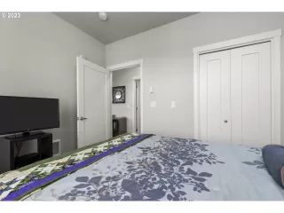 Photo #4: 23628086 Listing