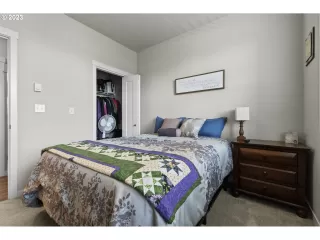 Photo #5: 23628086 Listing