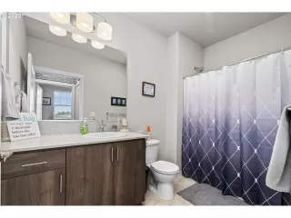 Photo #6: 23628086 Listing