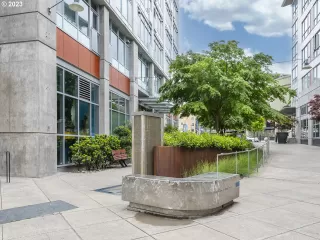 Photo #4: 23628373 Listing