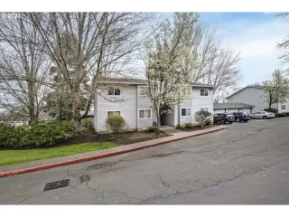 Photo #2: 23628503 Listing