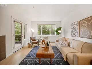 Photo #5: 23629147 Listing