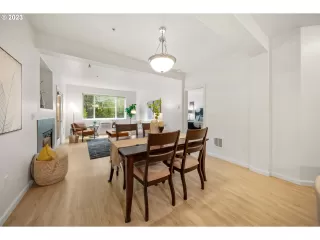 Photo #6: 23629147 Listing