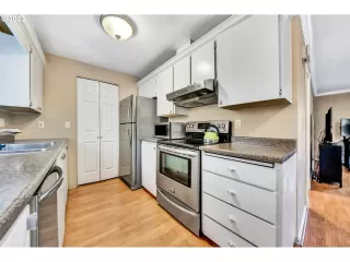 Photo #6: 23629542 Listing 