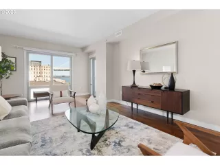 Photo #2: 23630062 Listing