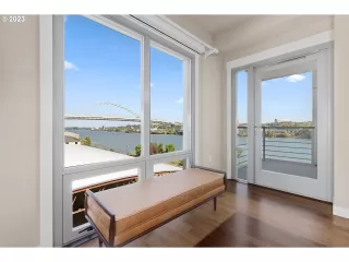 Photo #5: 23630062 Listing