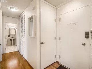 Photo #3: 23630333 Listing 