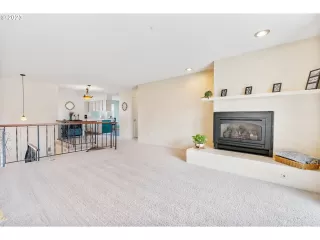 Photo #2: 23630746 Listing